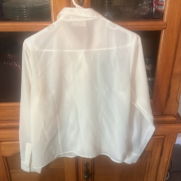 A junior blouse - Picture 4 of 4